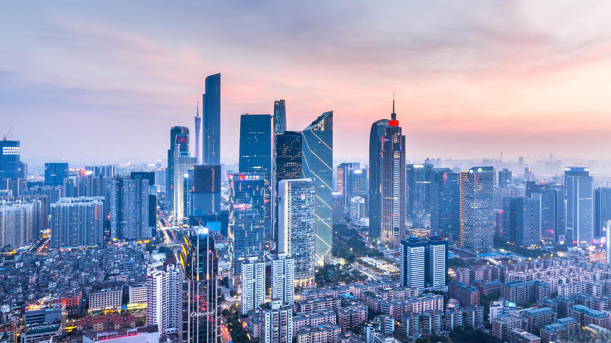 长沙:历史悠久,文化底蕴深厚的城市 长沙是湖南省的省会,是一座充满