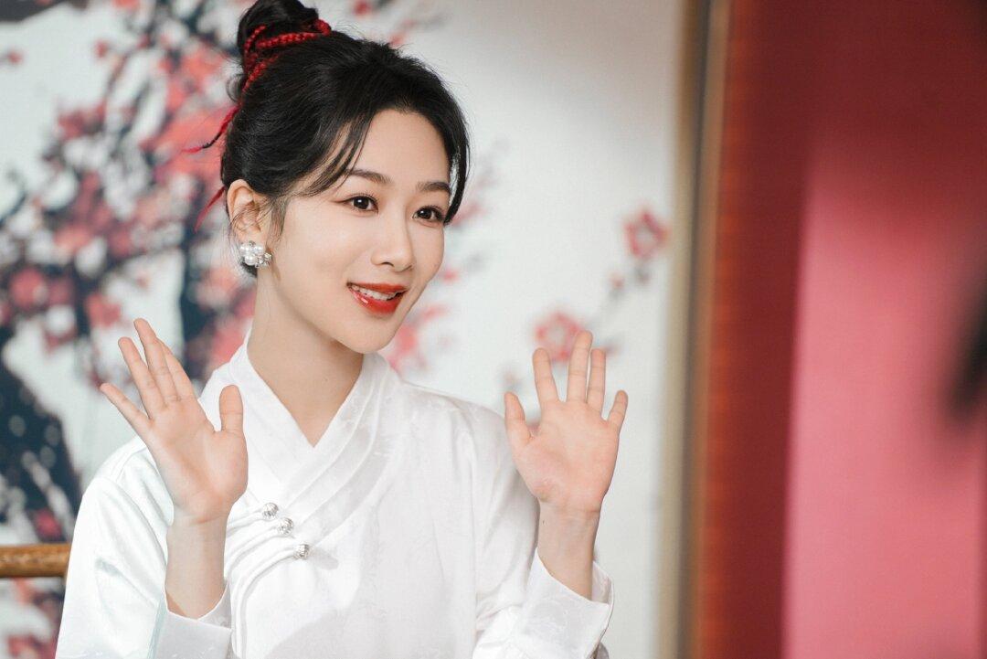 杨紫与"豆豆"角色之争议:剧情设定与观众期望的博弈 近期,热播剧中的