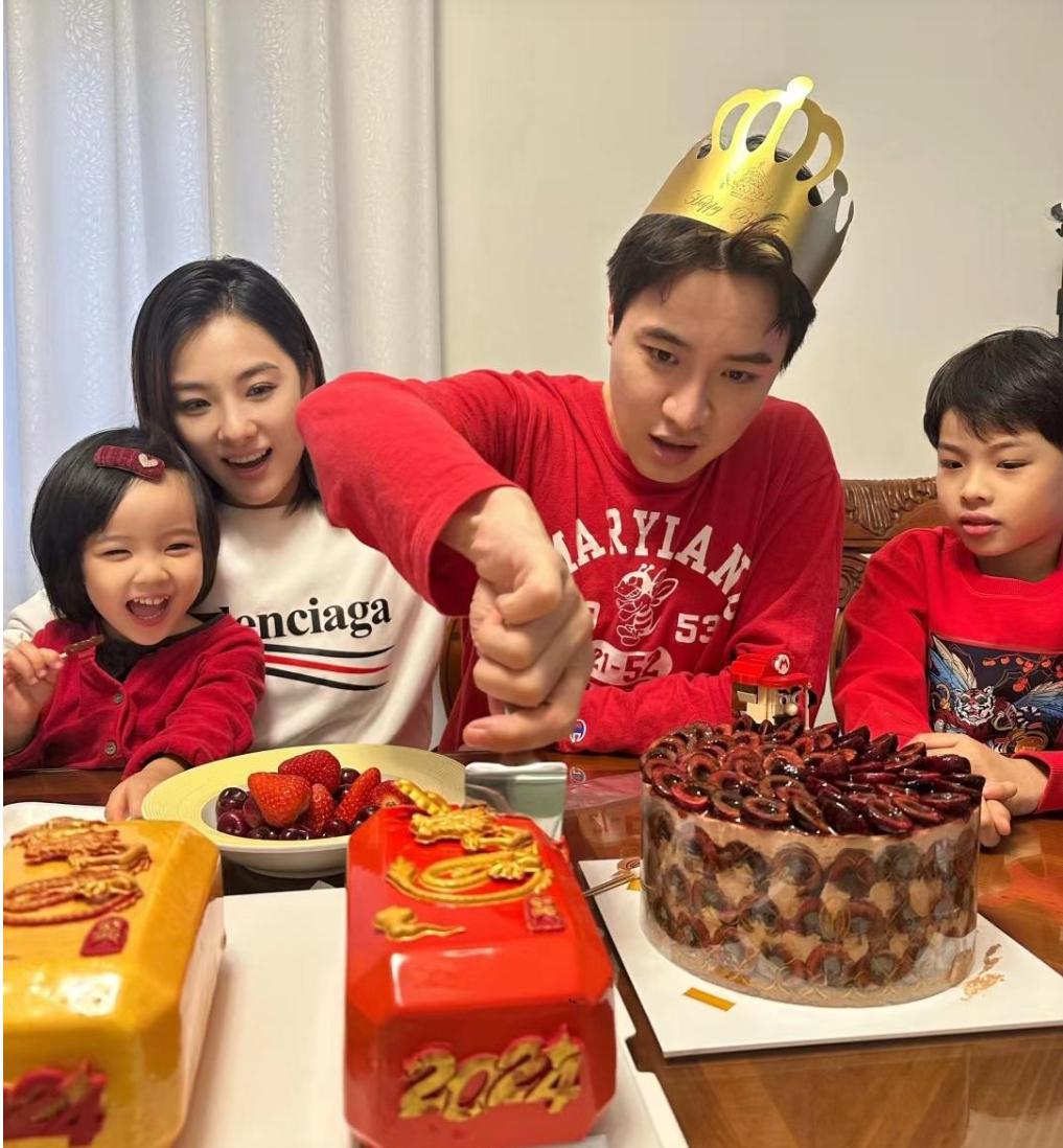 王弢与刘璇的结合是命运的安排,他们二人如此般配,站在一起宛如璧人.