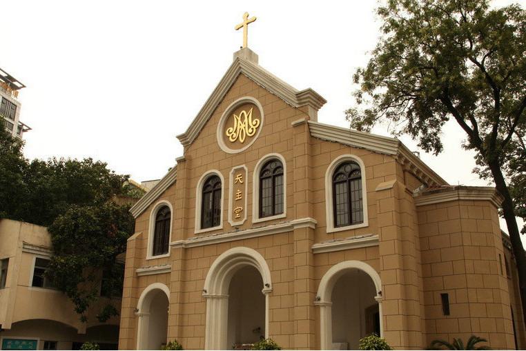 南京冬日限定美景:石鼓路天主教堂 南京是一座充满历史和现代气息的