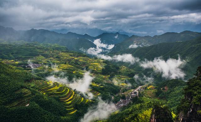 靖安县,位于江西省的心脏地带,被誉为"南昌后花园".