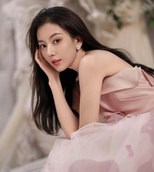 郭富城娇妻方媛往事再引热议:天王背后的女人也曾心有所属 之前