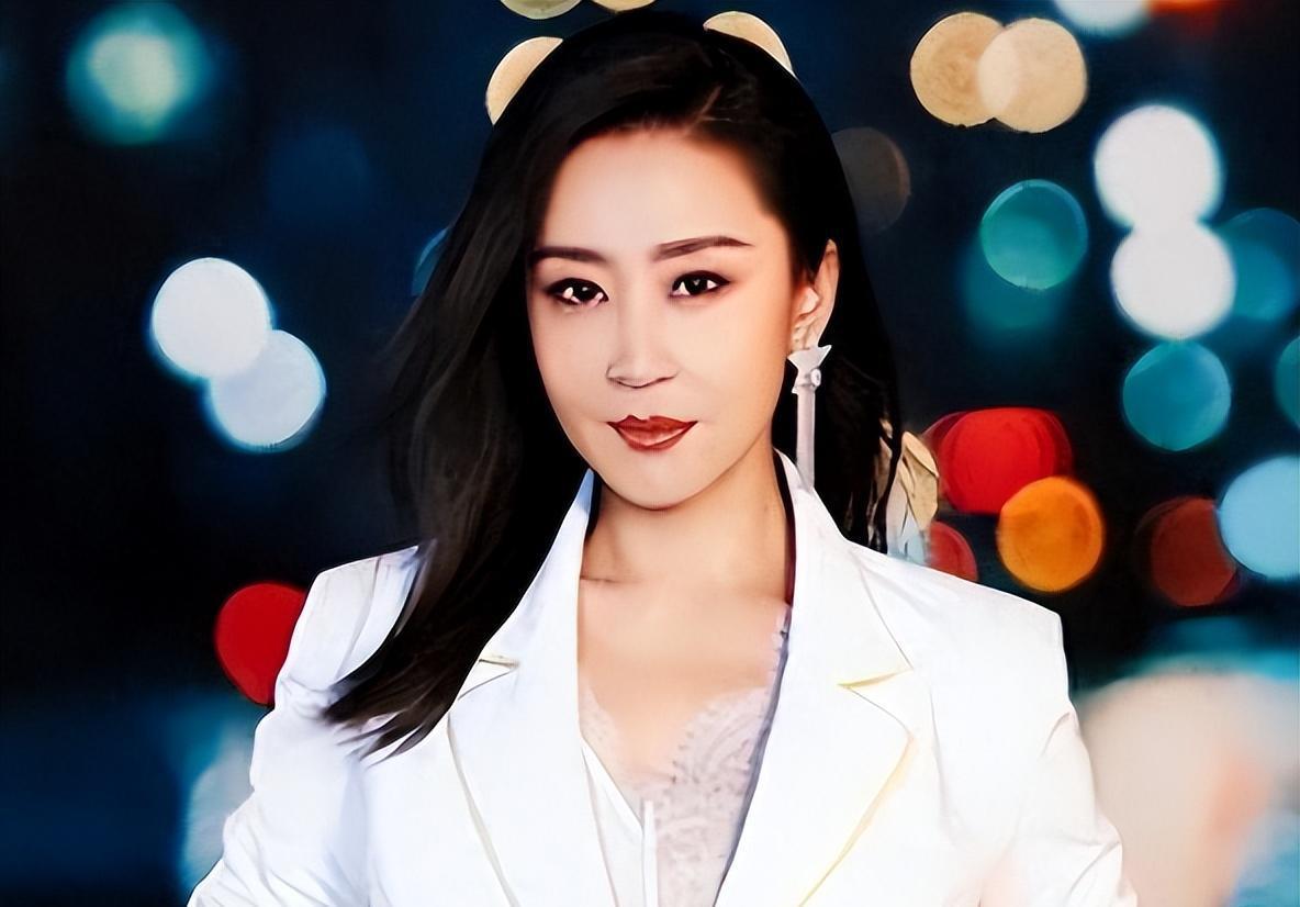 苗圃:从戏剧世家的女孩到耀眼明星,感情坎坷终获幸福 苗圃,一个在戏剧