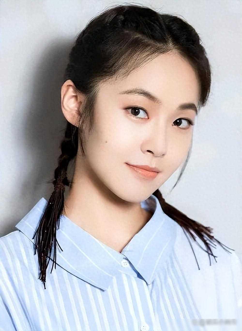 张佳宁:不拘一格的演技 张佳宁,1989年出生于吉林辽源的小城,以她敢于