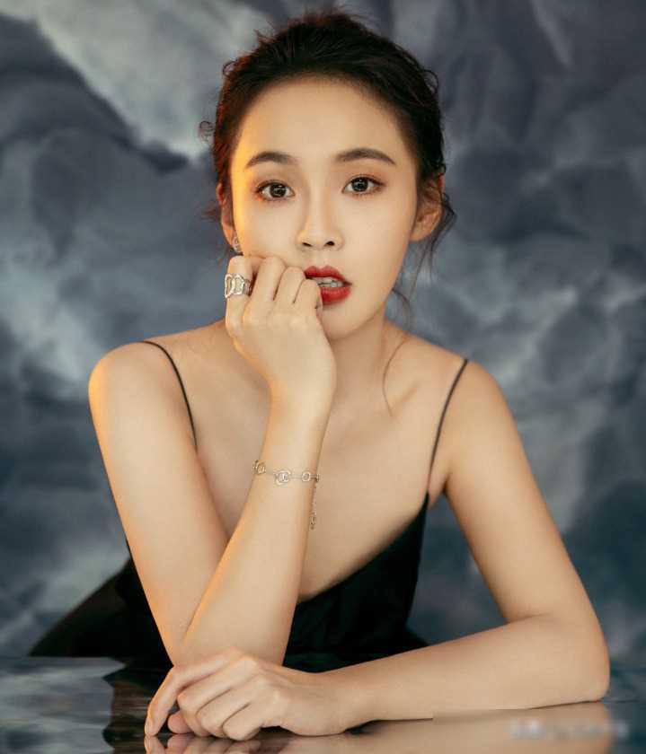 张佳宁:15年磨一剑,从新人到娱乐圈璀璨明星的逆袭之路 张佳宁的演艺