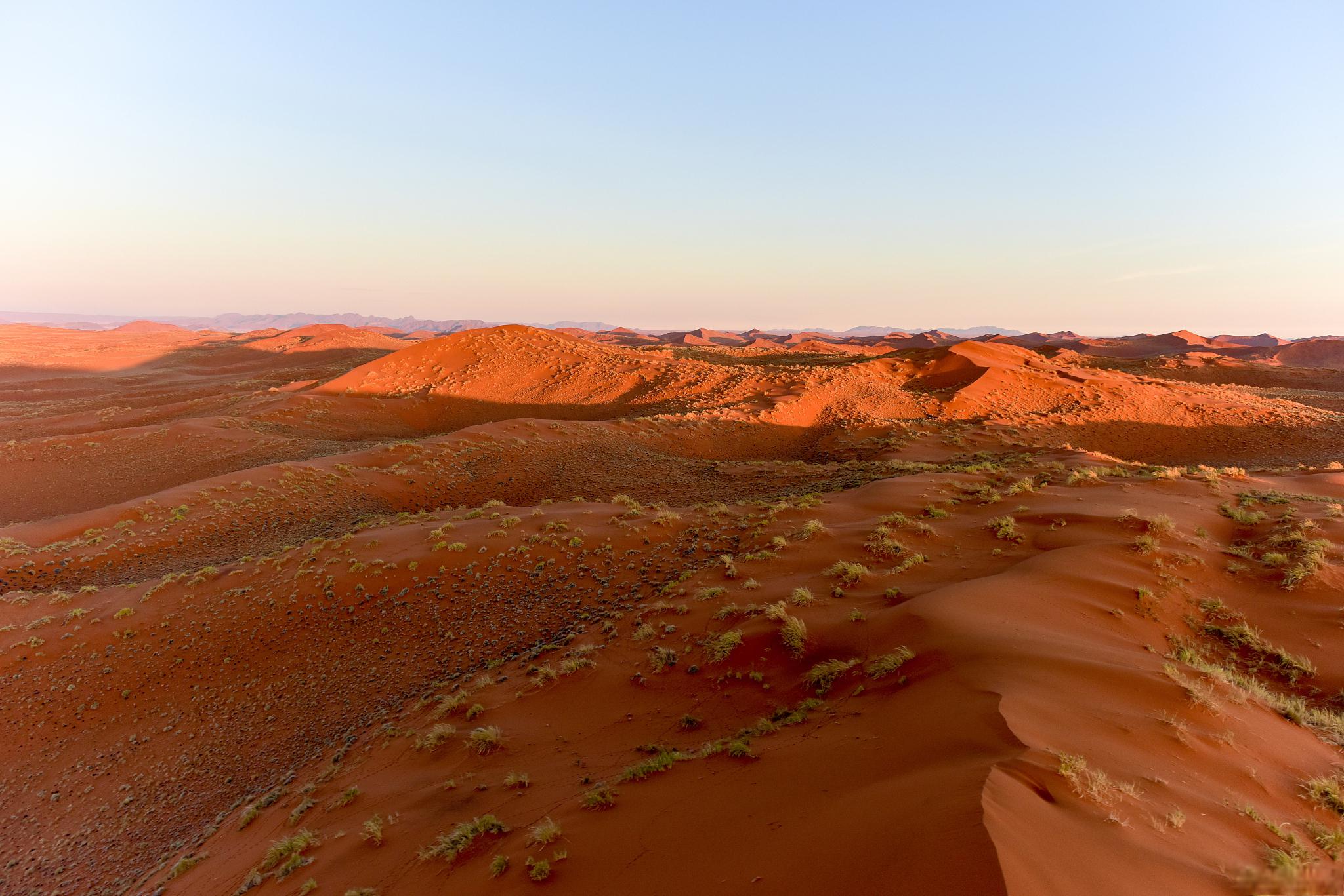 探索她的独特魅力 位于非洲大陆西南角,这个国家以其独特的地貌和自然