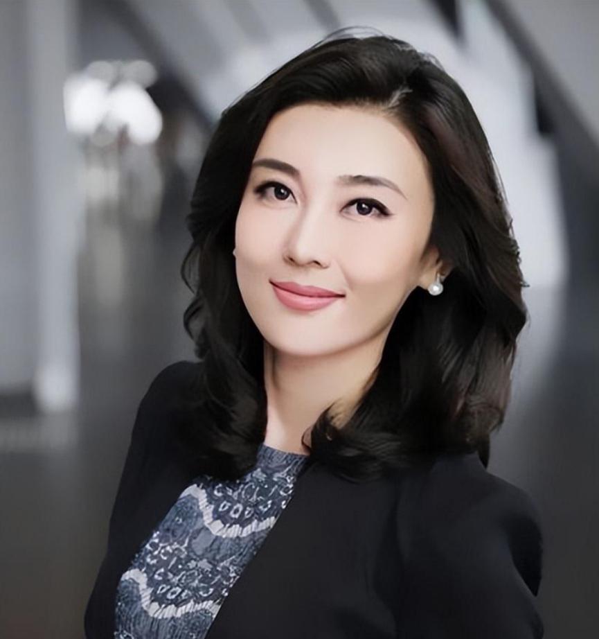 从农村打工妹到央视一姐,李红的逆袭人生堪比小说 在央视众多优秀主持