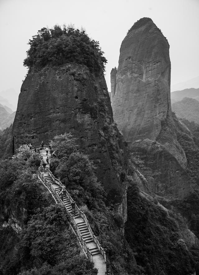 丹霞地貌博物馆 湖南邵阳市新宁县的崀山,被誉为丹霞地貌博物馆,已