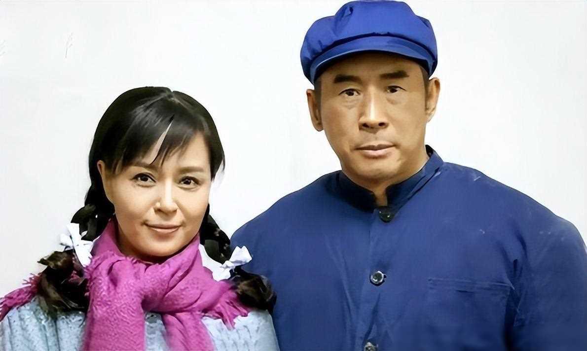 于莉红:爱情与事业的坚固传奇 于莉红,一位名叫于莉红的女演员,以其