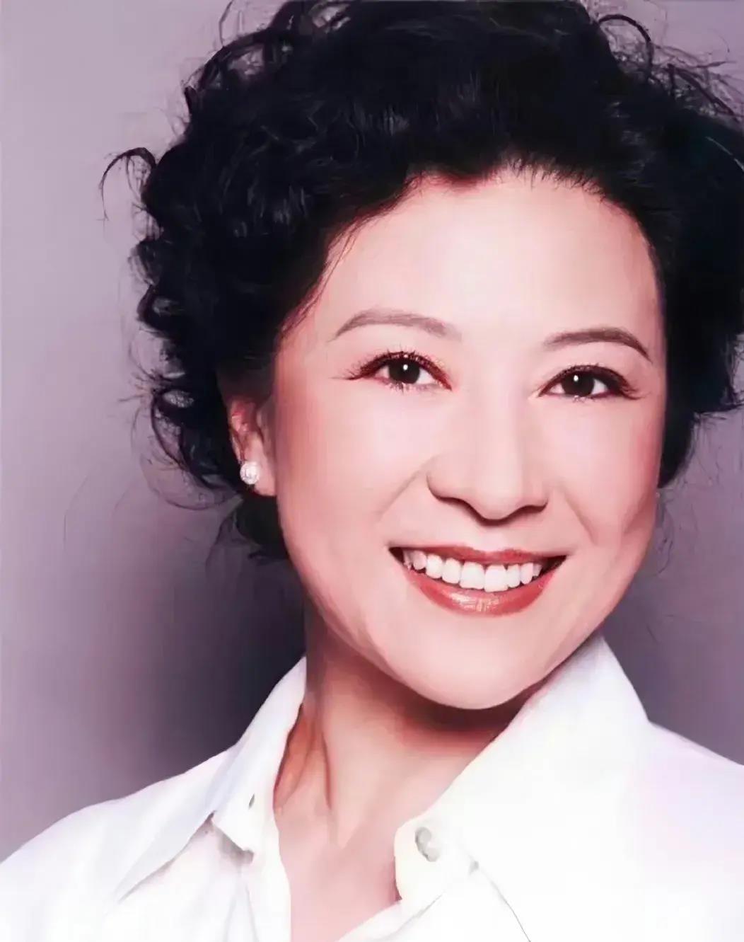 王馥荔:从影坛传奇到幸福家庭的守护者 王馥荔,一个在影坛创造无数