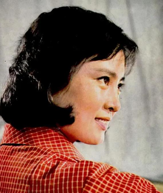 李小燕:从钣金工到传奇舞蹈演员的辉煌人生 李小燕,一个普通的北京