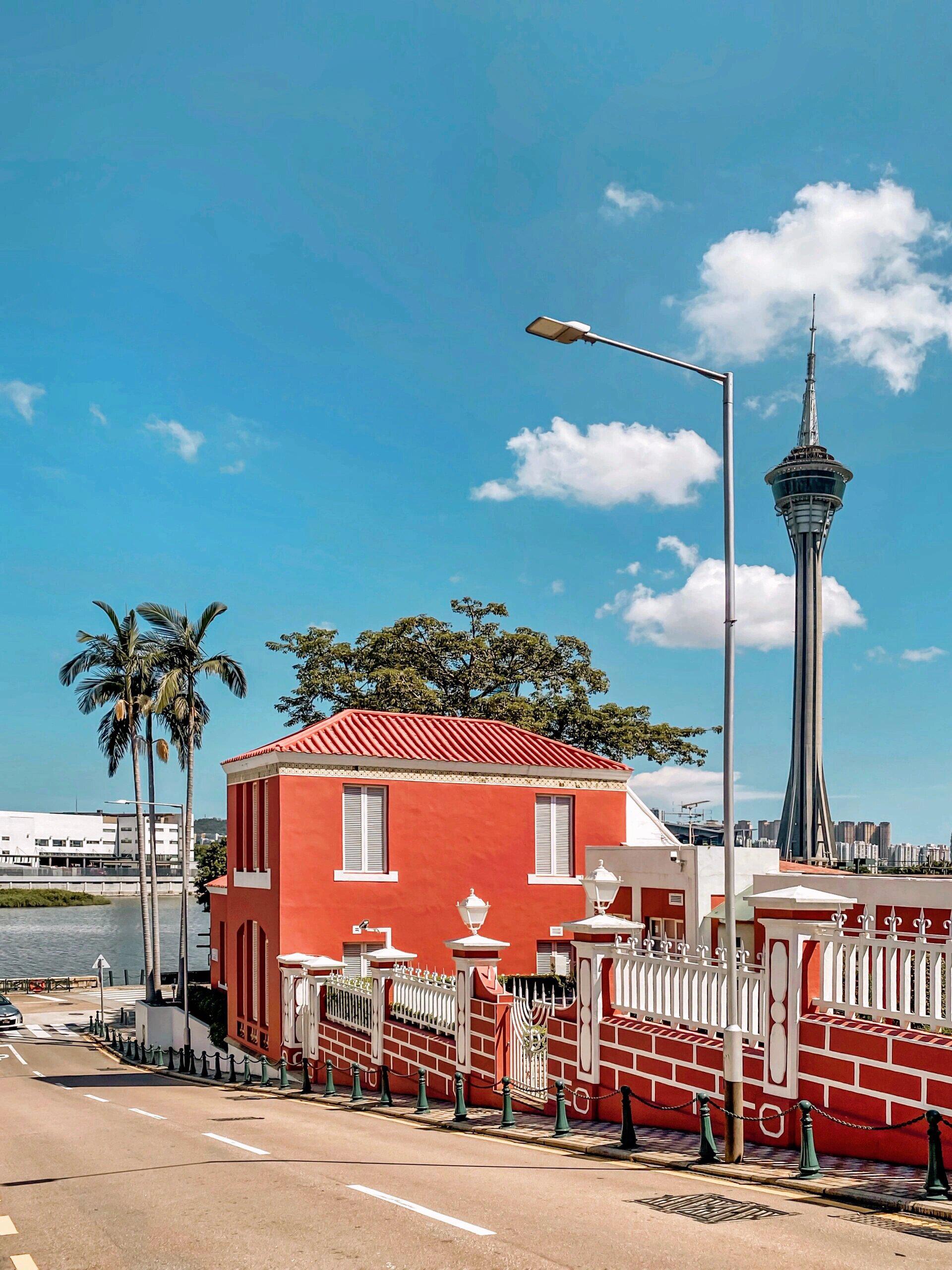 澳门,一个让人流连忘返的地方.这里的美景和美食,让人欲罢不能.