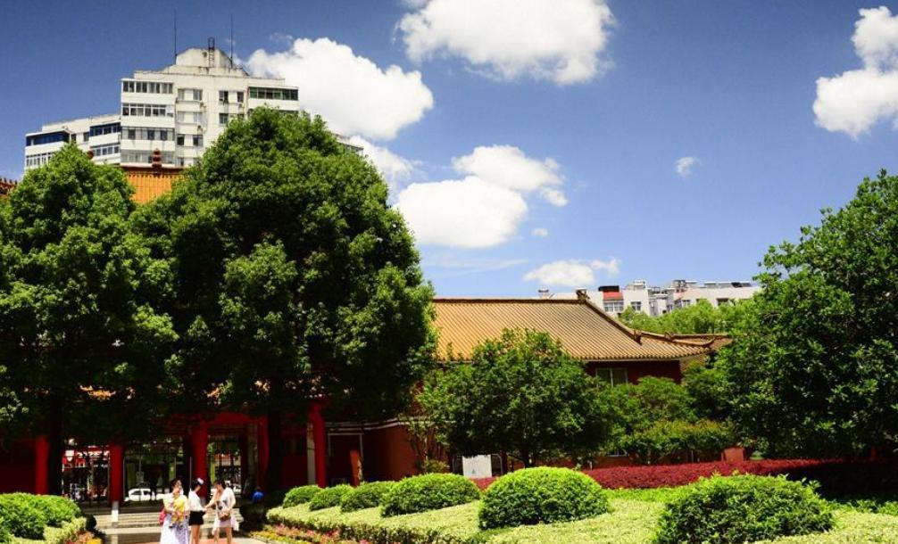 十堰人民公园,这个位于湖北市区核心区域的4a级公园,就是你的理想之地