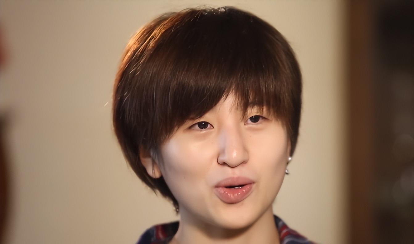 许昕与姚彦:乒乓球场上的不倒翁与背后的女人 在乒乓球世界中,许昕的