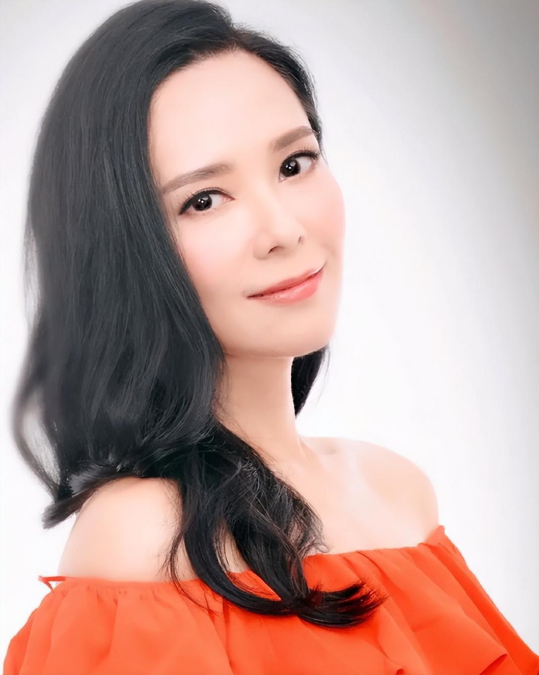 港姐郭羡妮:倒贴三套房的婚姻选择,幸福背后的商业逻辑 12年前,港姐