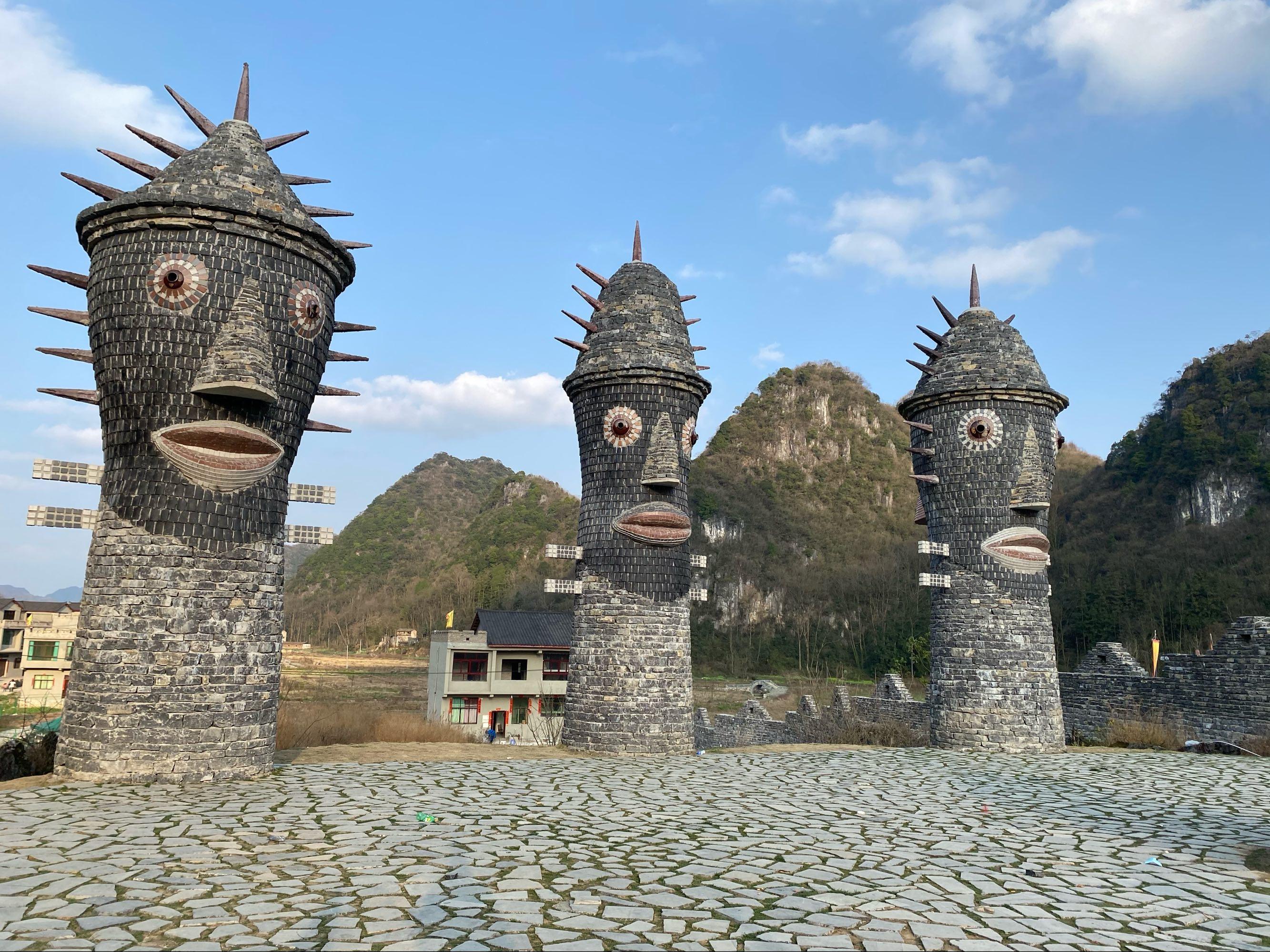 探寻神秘村落:阿歪寨 你是否想过,全国唯一的藤甲文化村究竟藏身何处?