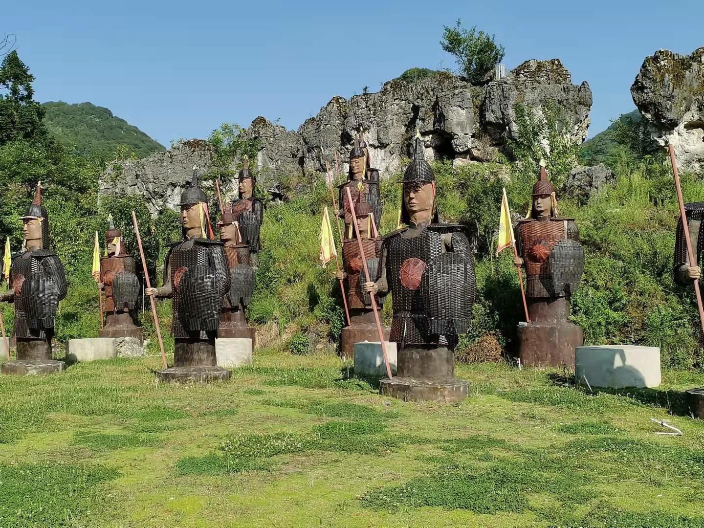 探寻神秘村落:阿歪寨 你是否想过,全国唯一的藤甲文化村究竟藏身何处?