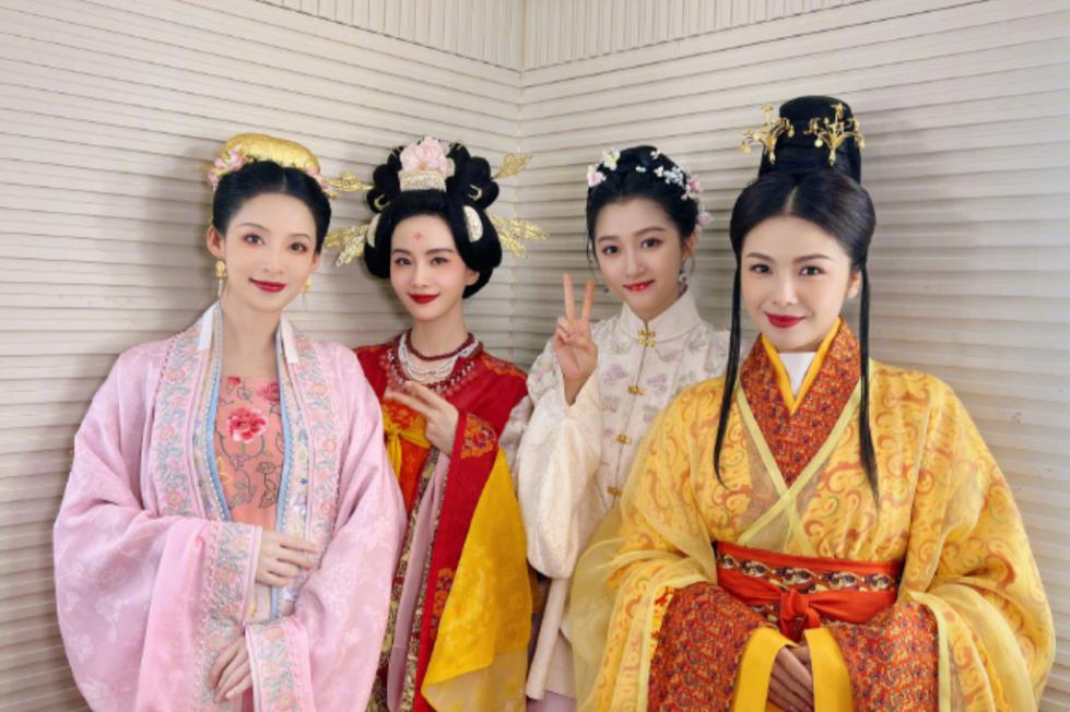 刘涛同学,就像是从平庸的校服女生一夜之