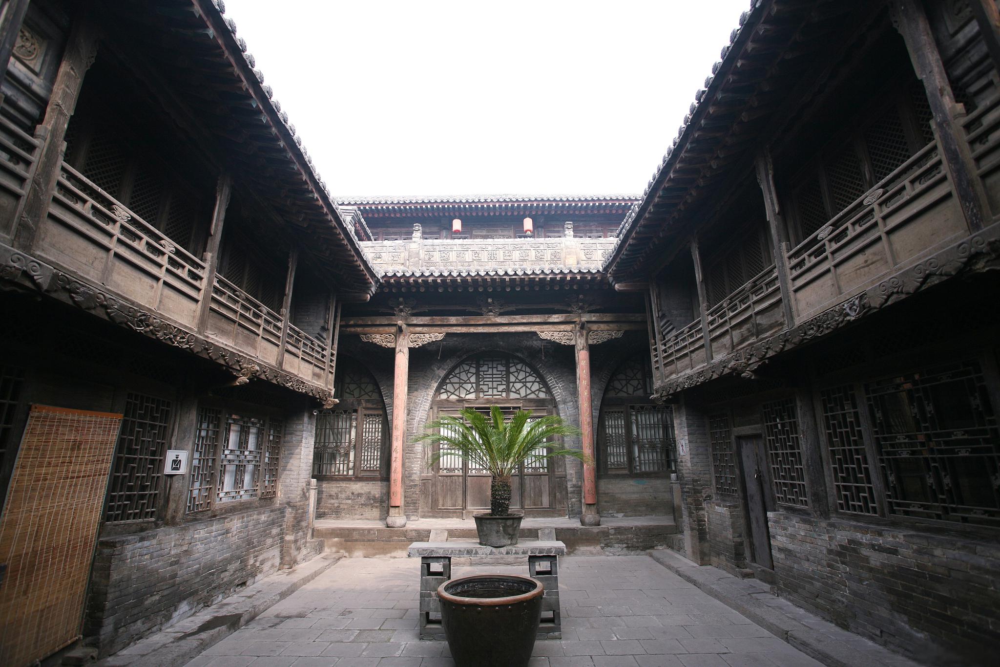 王家大院:晋商文化的代表建筑 王家大院坐落于山西省灵石县静升镇