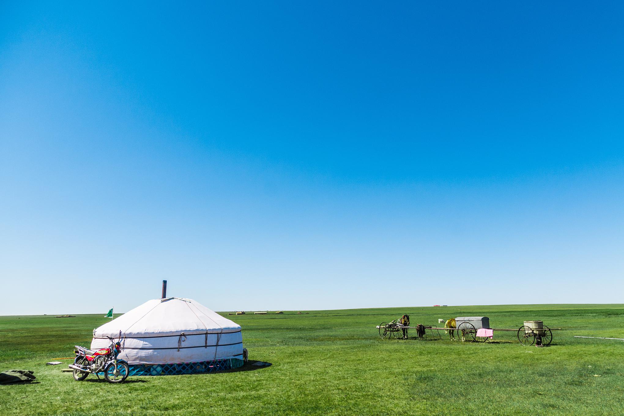 内蒙古草原是一个充满魅力和风情的地方,无论你是自然风光爱好者皇乔