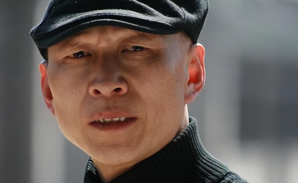 南来北往》:李明演技高超 李明在《大宅门2》中饰演金二,是白家的花匠