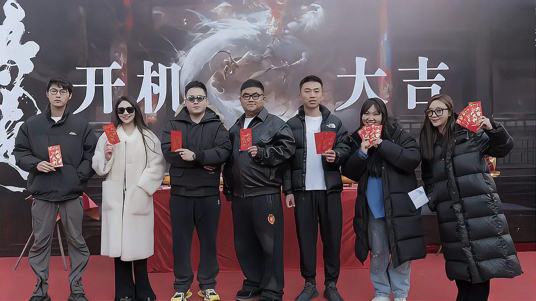 横店群演人数超13万,微短剧成为新机会 横店演员公会在册的群演超过13