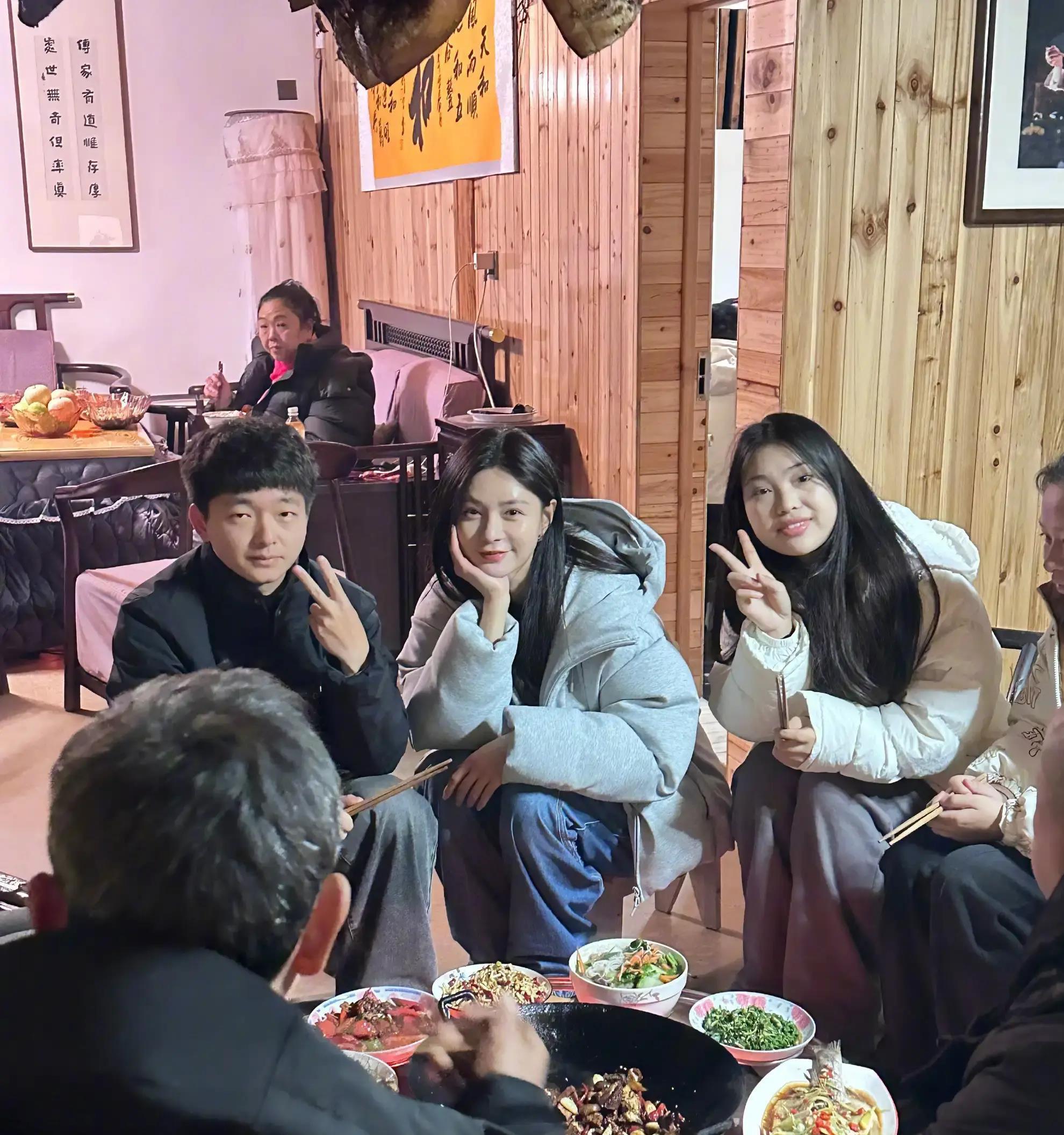 沈梦辰与杜海涛回老家过年:明星与普通人之间的温情与共鸣 沈梦辰分享