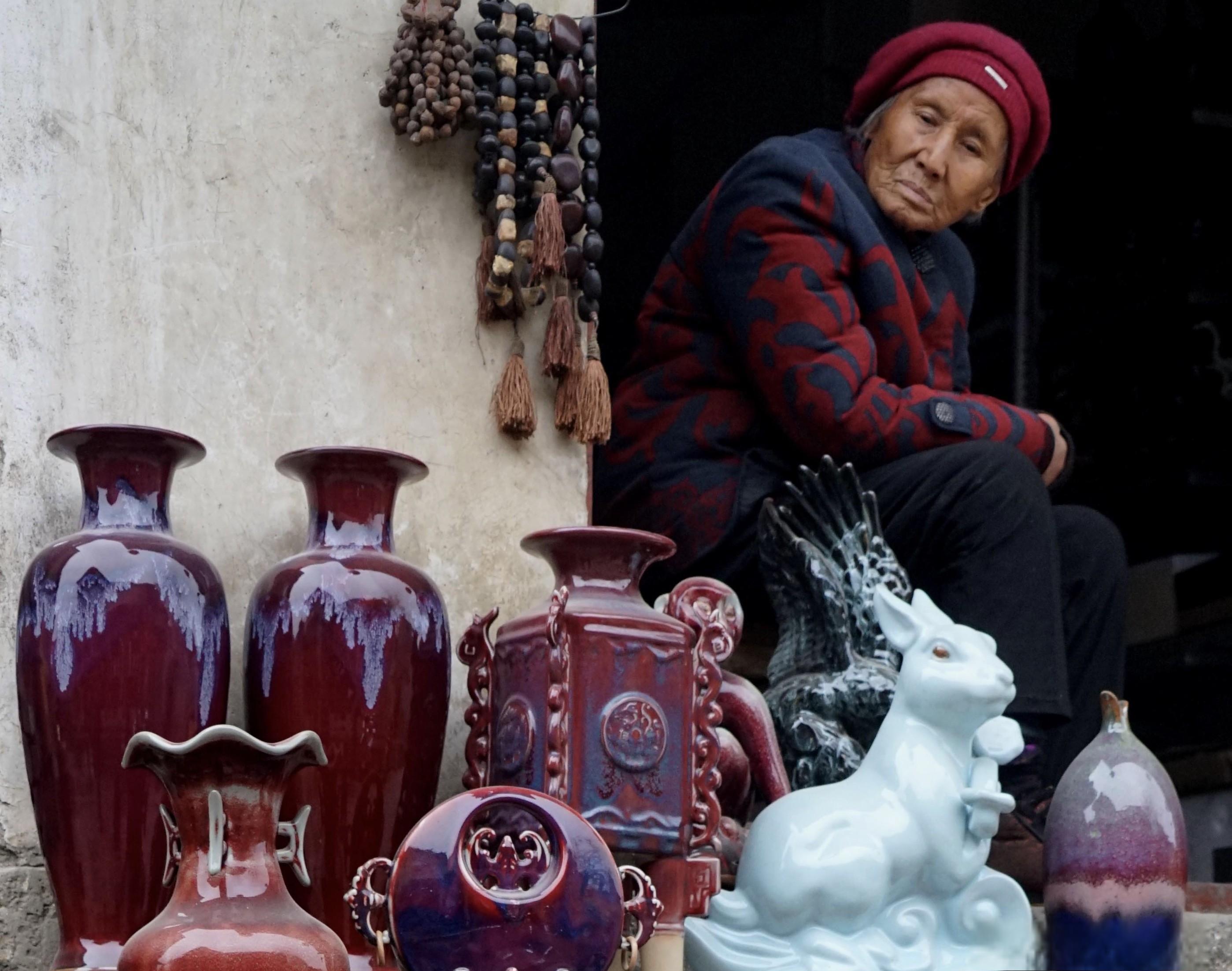 历史与文化的瑰宝 神垕古镇位于河南省禹州市,是中国钧瓷的唯一产地之