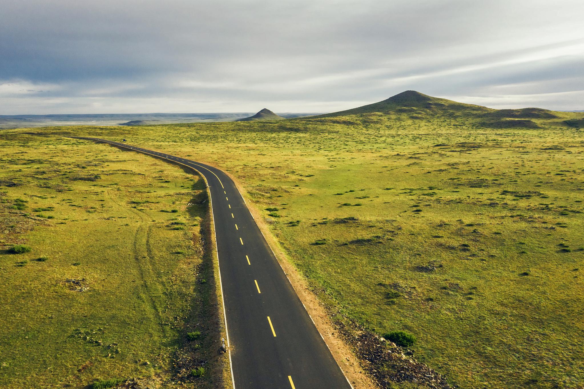 草原天路自驾游:探索中国的"66号公路" 草原天路,中国的"66号公路",美