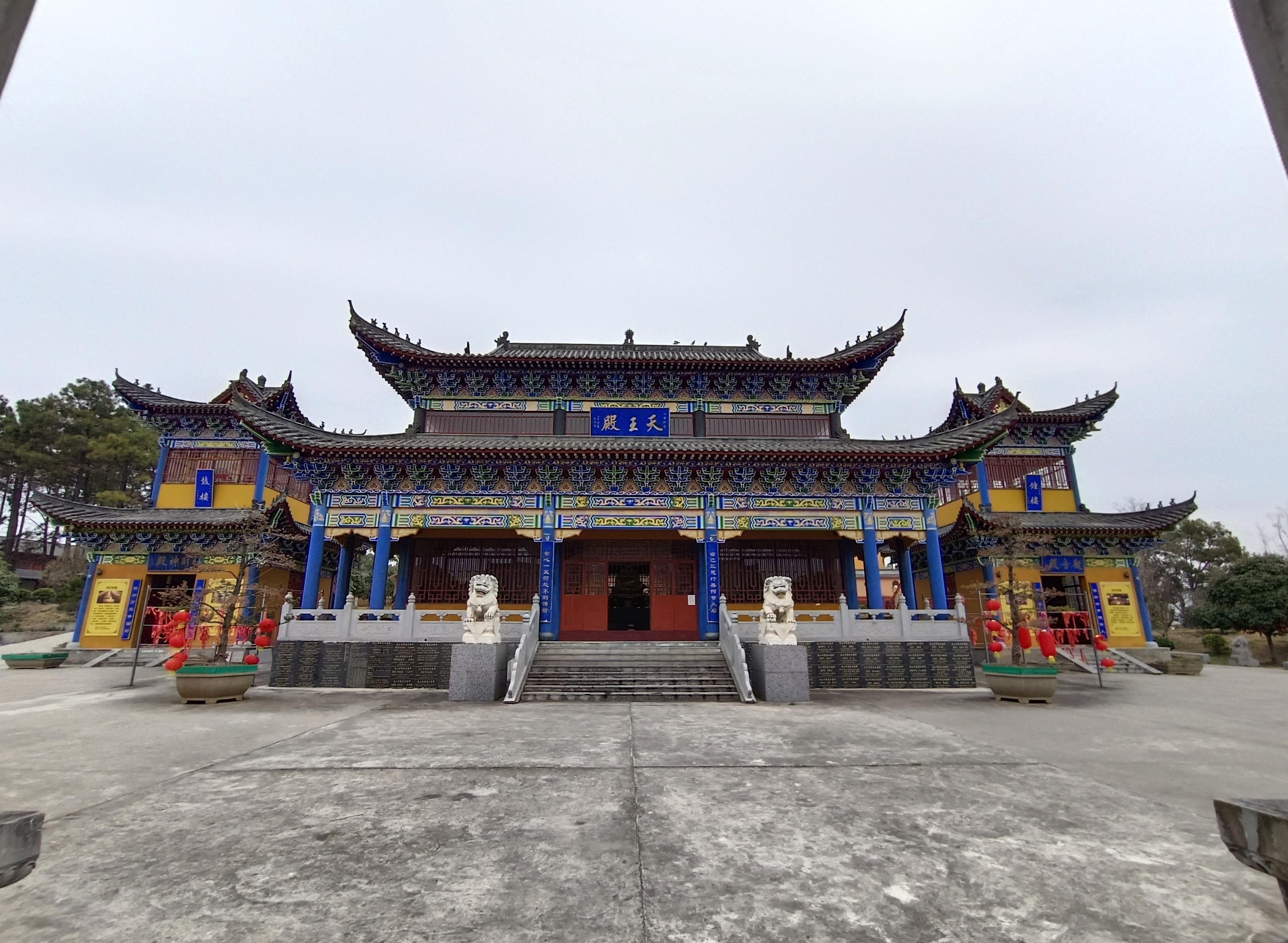 探秘湖北纪山寺:历史的瑰宝,佛国的仙境 纪山寺是一座千年古寺,位于