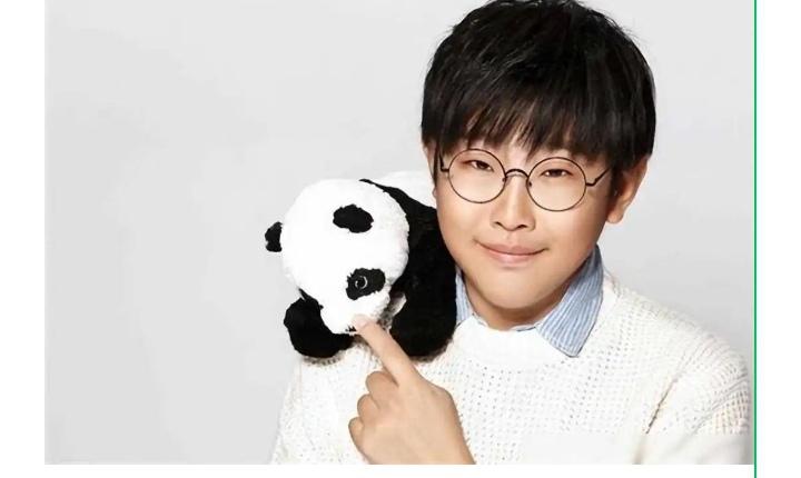 侯祥:娱乐圈的"不老童星",人生的多面手 侯祥,这个名字或许在你心中并