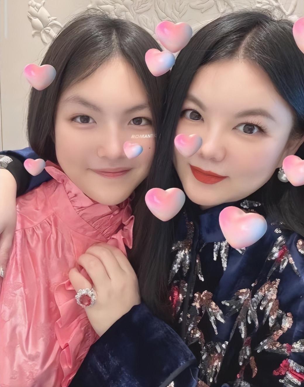 李湘与王诗龄母女同框,新年新气象,美得不可方物 李湘在2月11日发布了