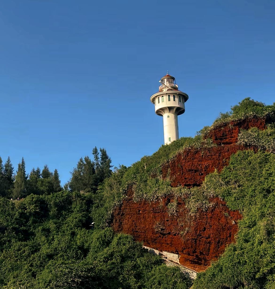 探索儋州市峨蔓段火山海岸 儋州市峨蔓段,是火山与大海的浪漫邂逅之地