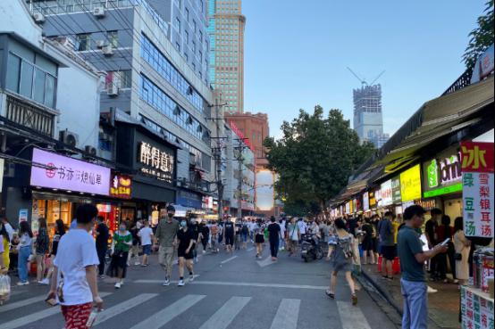 汉正街:重现往日繁华的百年老街 武汉是一座经济发展迅速的城市,拥有