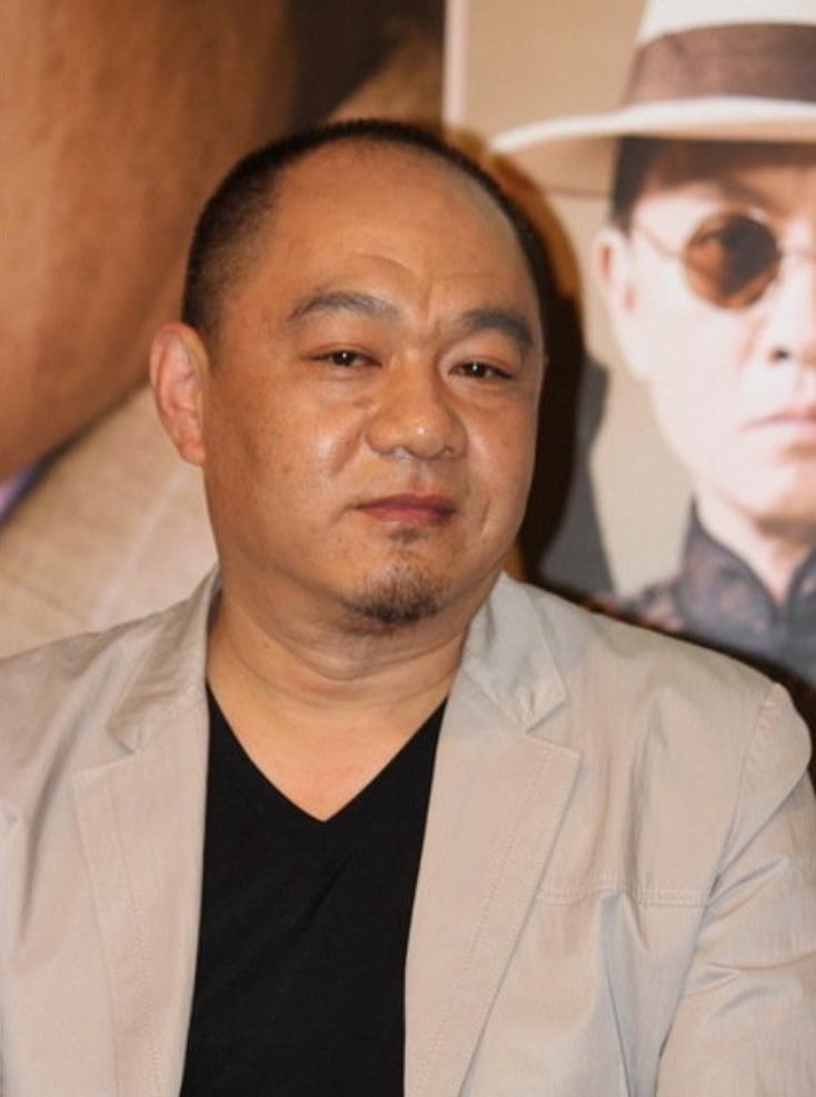 演员赵君:离婚22年后的人生 赵君61岁,经历了离婚,曲折和跌宕,但他只