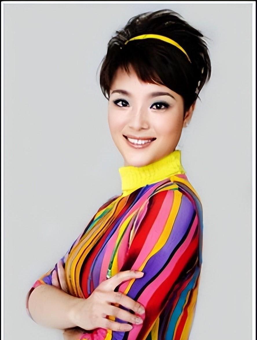 事业家庭双丰收,与导演陆川共谱幸福篇章 央视美女主持人胡蝶,不仅
