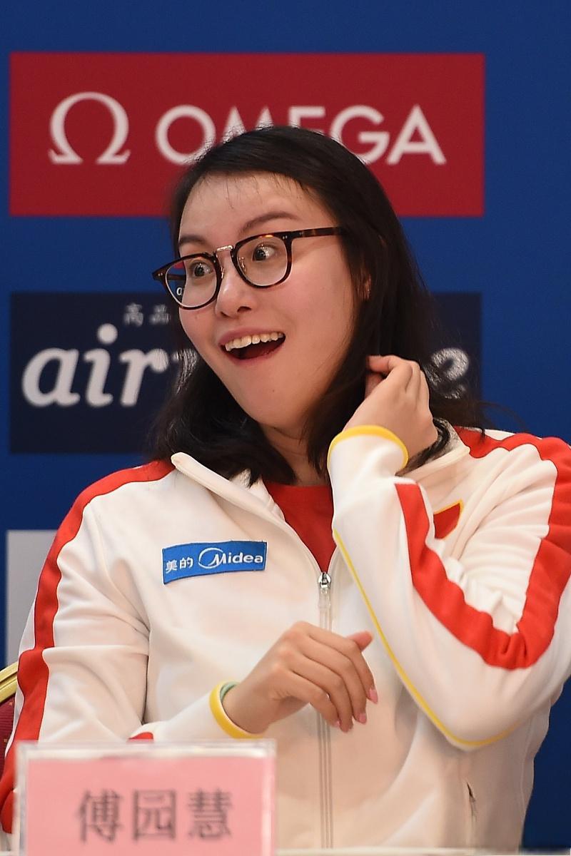 傅园慧:中国游泳界的一股清流 傅园慧,中国女子游泳运动员,以其出色的