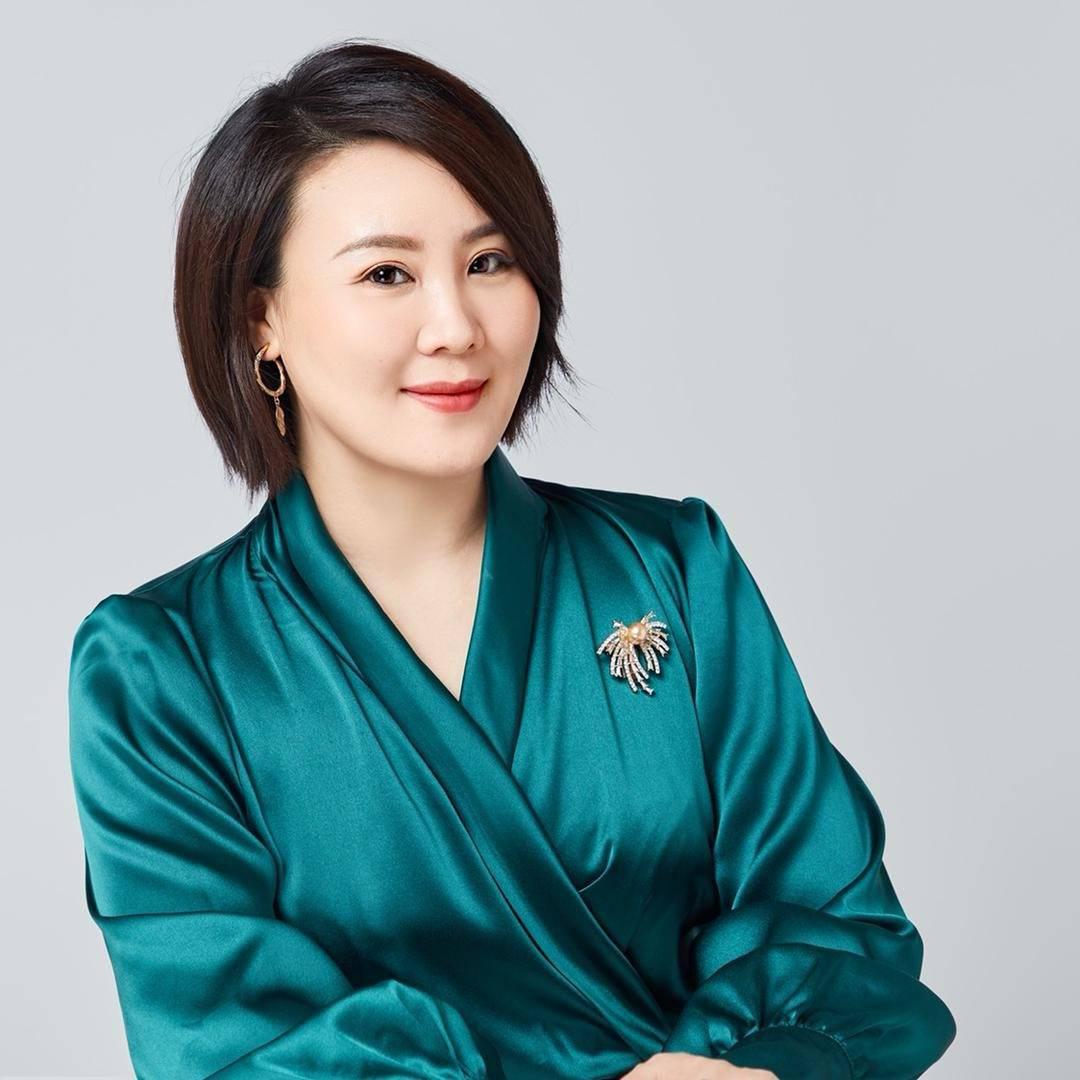 王亮向"刘能"道歉:赵本山化解家庭风波的背后逻辑 王亮近期在直播中