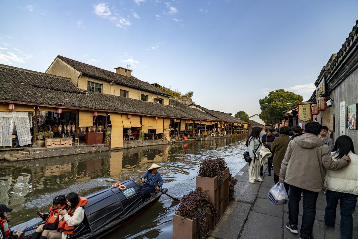 探访安昌古镇:时光流转中的历史与文化 安昌古镇,位于绍兴柯桥区,是