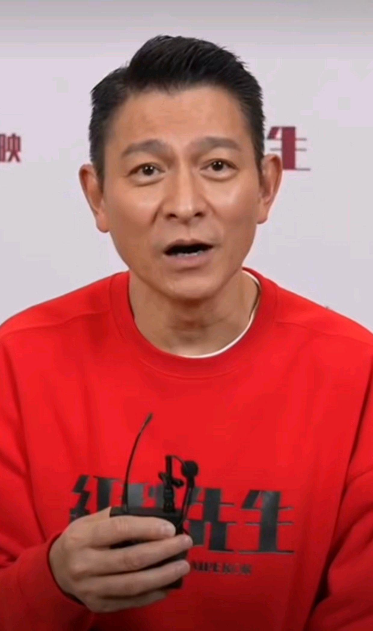 贾玲瘦身100斤后,刘德华成"夫婿",偶像与粉丝的奇妙缘分 贾玲因一部