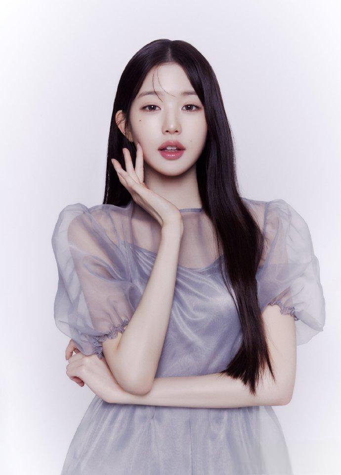 前些日子,韩国女团ive成员张元英成为了网络热议的焦点.
