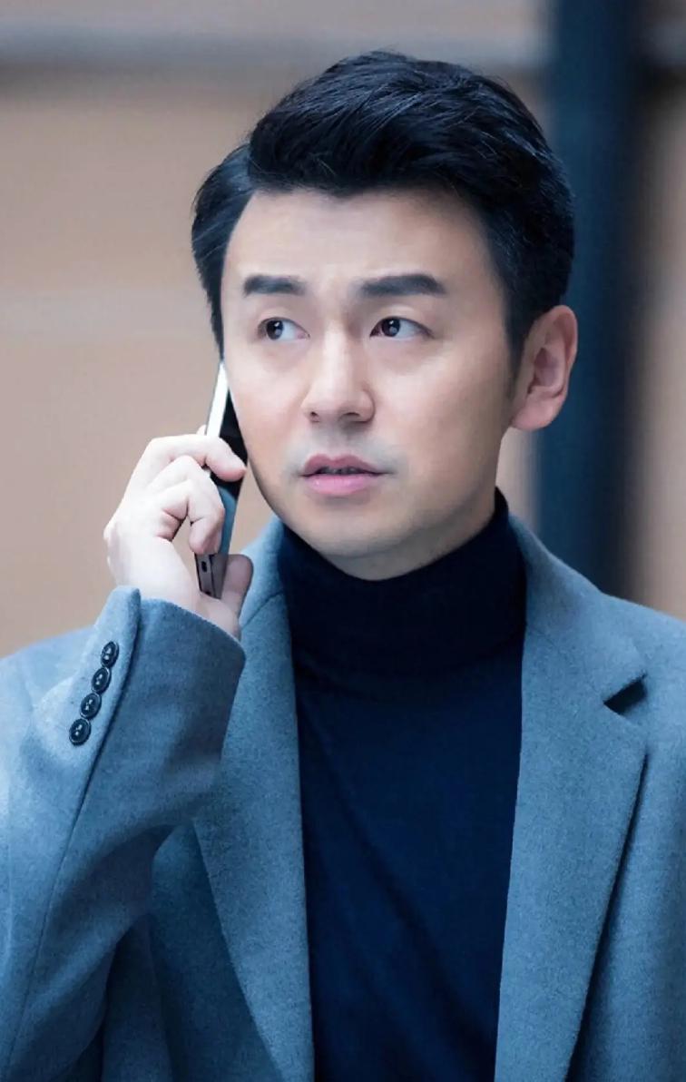 雷佳音与郭京飞:二十年兄弟情,演艺之路大不同 雷佳音和郭京飞,两位