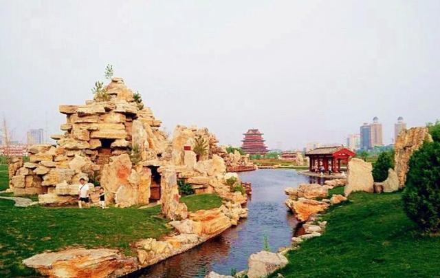 榆溪公园:榆林市最大的园林 陕西榆林,一个历史与现代交织的城市,不仅