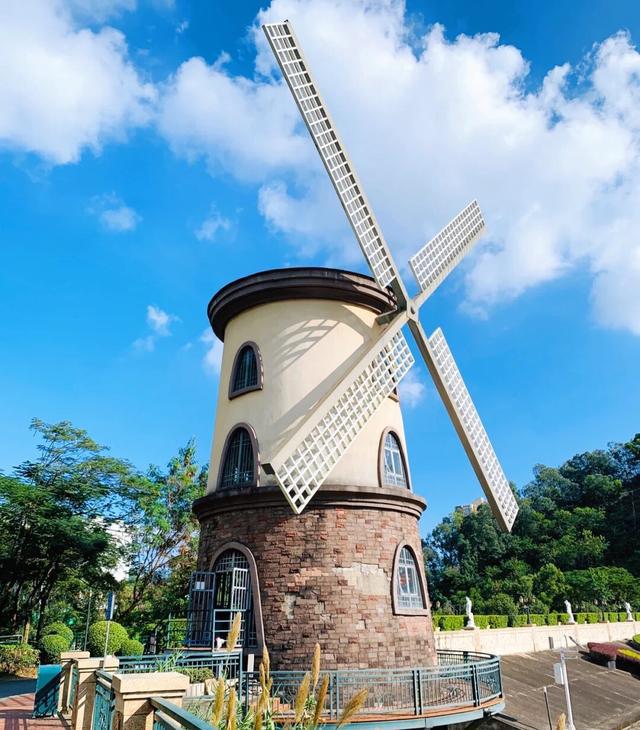 文谷庄园是一座耗资巨大的神秘庄园,位于深圳市龙岗区布吉街,占地面积