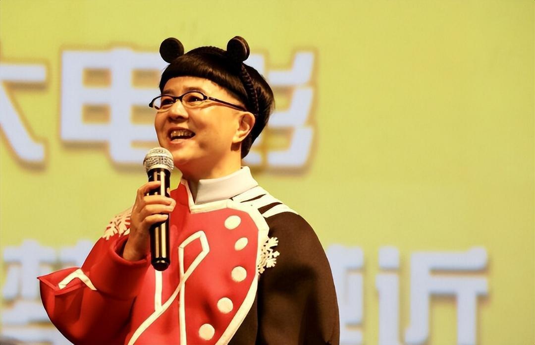 少儿频道主持人:时光荏苒,美好不变 随着时光的流逝,曾经陪伴我们成长