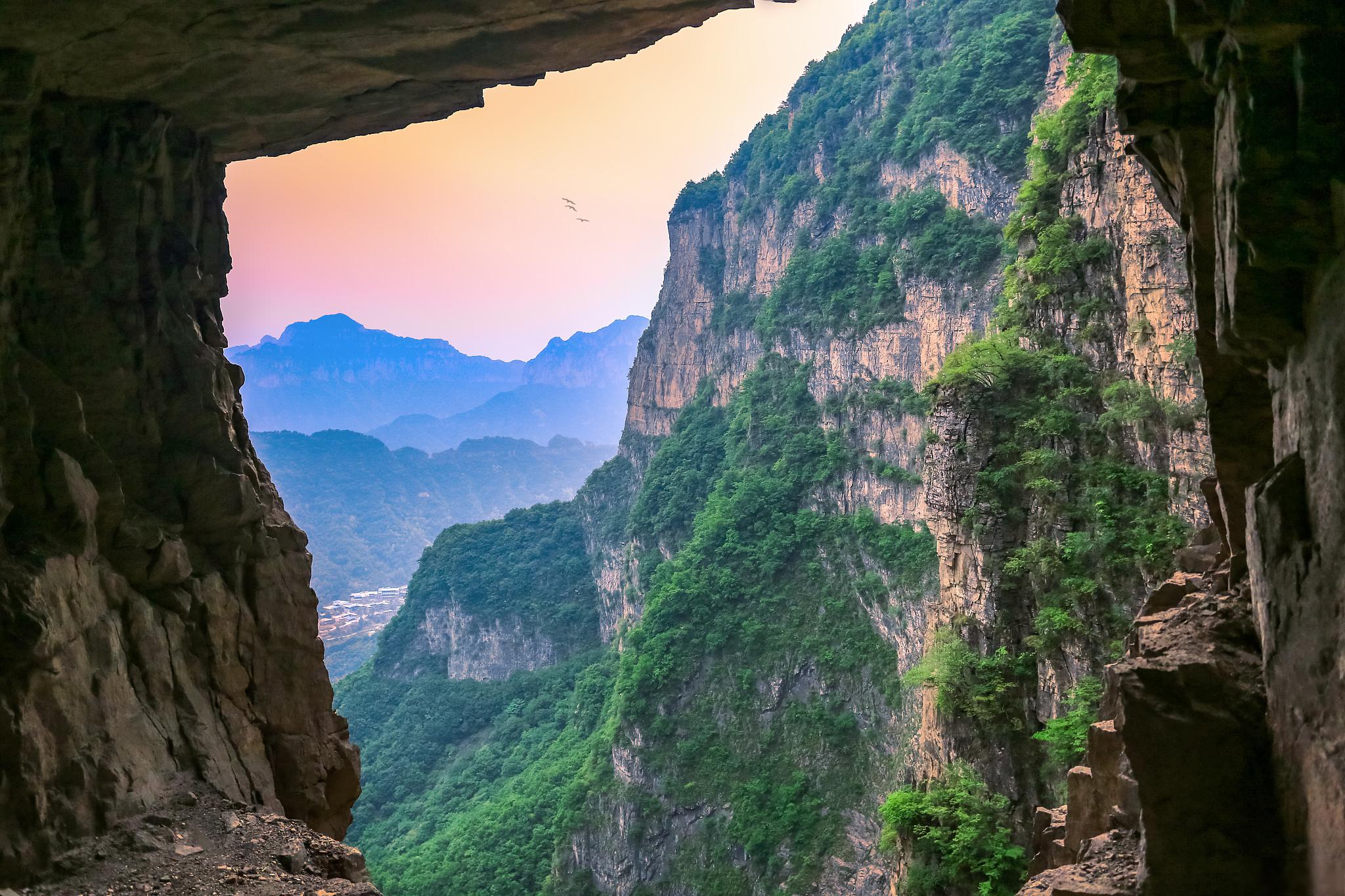 新乡,位于太行山余脉与华北平原的交汇处,是一座充满历史文化底蕴和