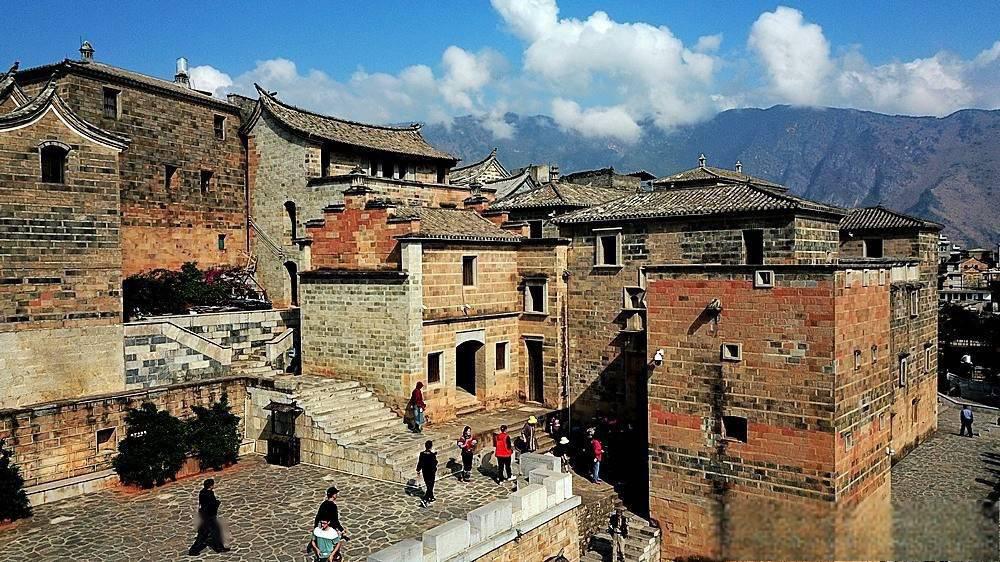 迤萨古城:一个充满传奇色彩的"天空之城" 走进云南省红河县的迤萨古城