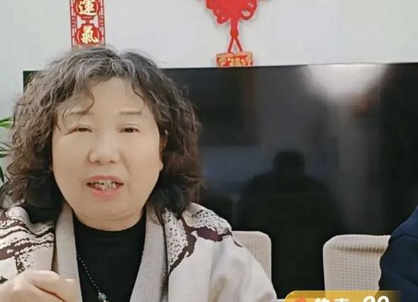熊磊带楷楷与杜妈团聚,许妈直播高人气引争议 熊磊带着孩子楷楷前往