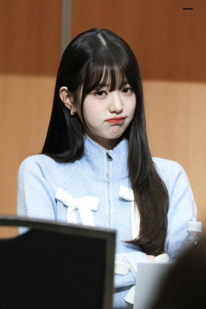 20岁韩国女星张元英:签售会上咳嗽的优雅公主 之前,20岁的韩国女星ive