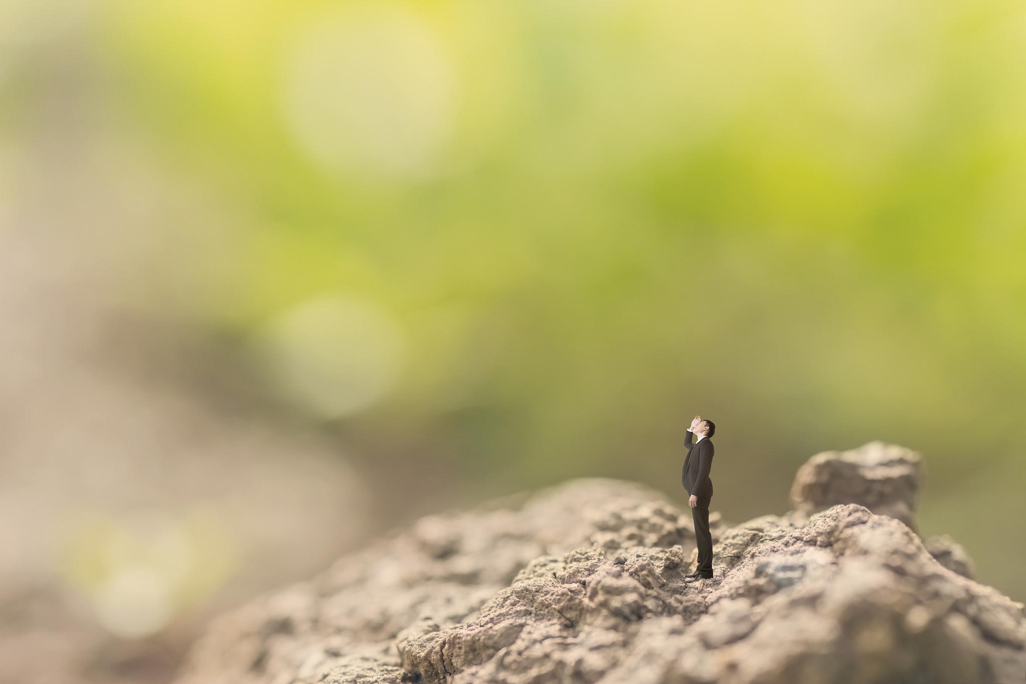 情话中的希望与温暖:杨医生的信仰与力量 杨医生,这位年轻医学生,用他